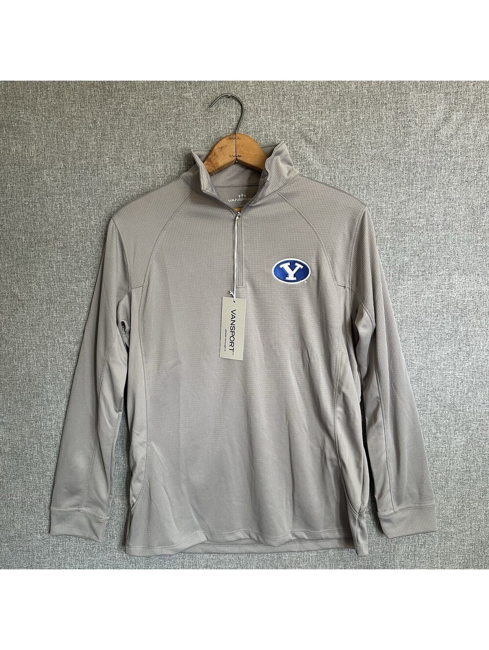 Vansport Women’s Quarter  Zip Long Sleeve Shirt Size Medium BYU